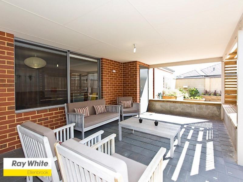 35 Pineroo Terrace, Ellenbrook WA 6069