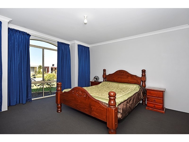 10 Lomas Circle, Ellenbrook WA 6069