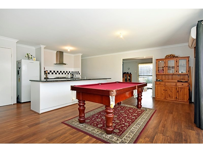 10 Lomas Circle, Ellenbrook WA 6069