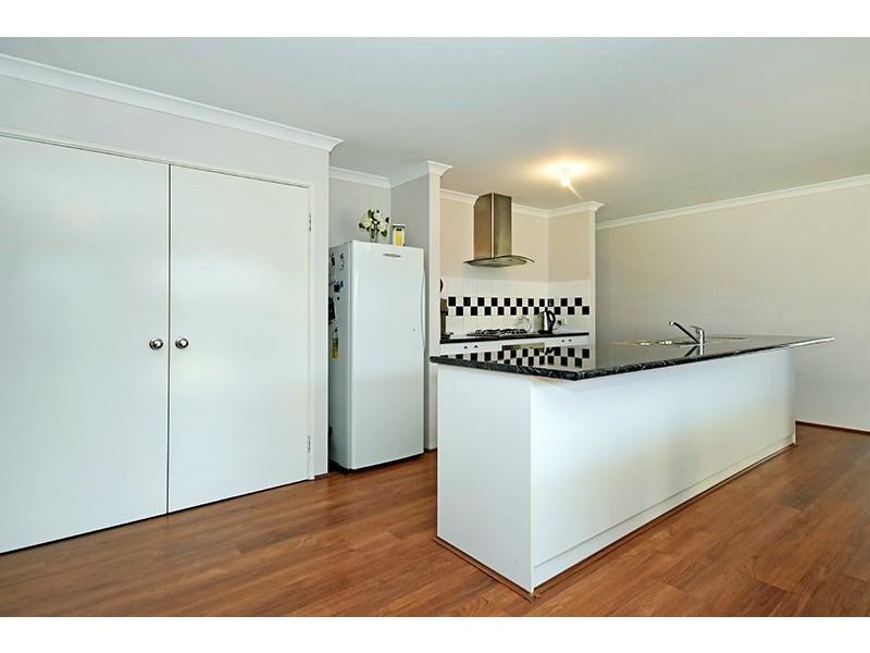 10 Lomas Circle, Ellenbrook WA 6069