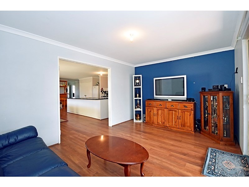 10 Lomas Circle, Ellenbrook WA 6069