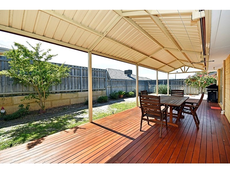 10 Lomas Circle, Ellenbrook WA 6069