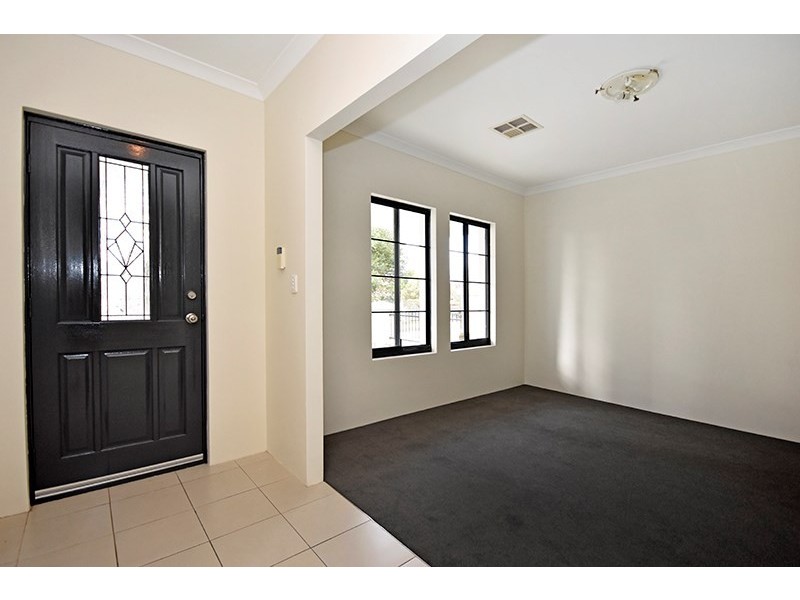 5 Sudley Lane, Ellenbrook WA 6069