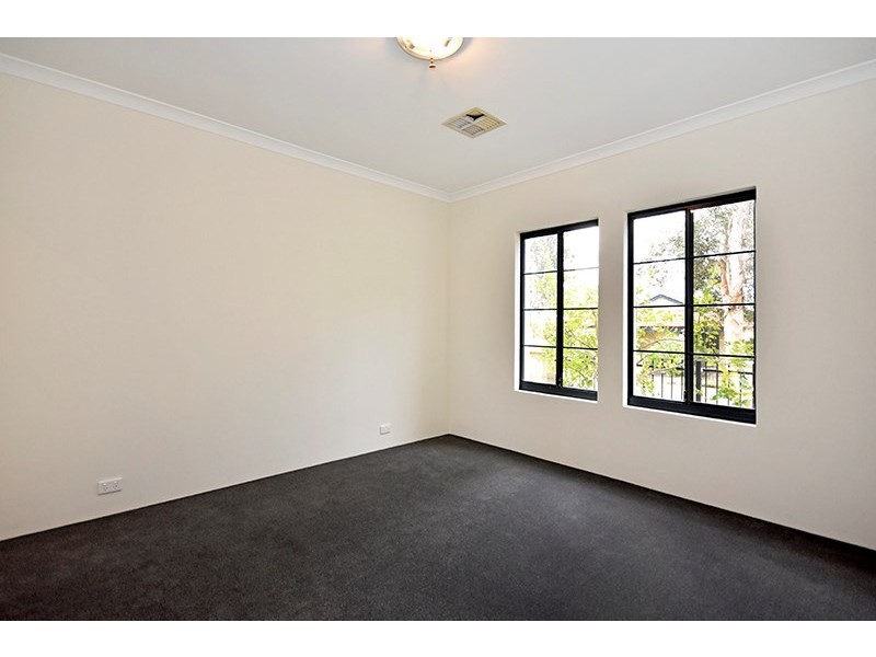 5 Sudley Lane, Ellenbrook WA 6069