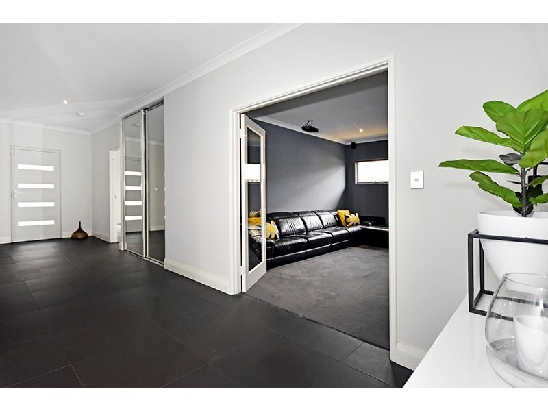 23 Bradburn Street, Aveley WA 6069