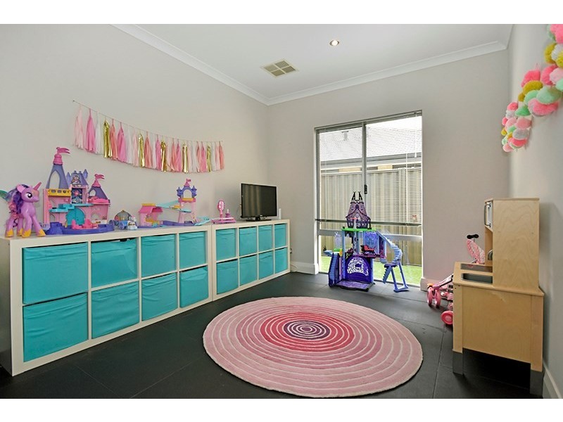 23 Bradburn Street, Aveley WA 6069