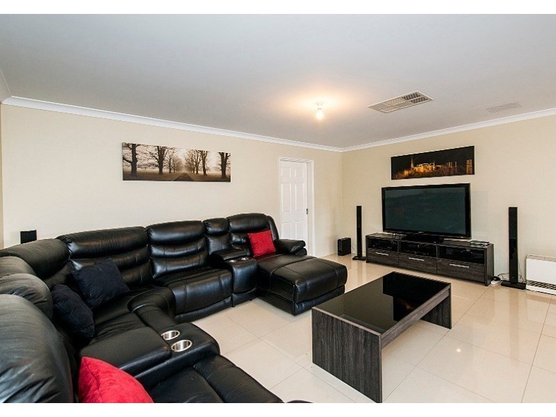 48 Coree Lane, Ellenbrook WA 6069