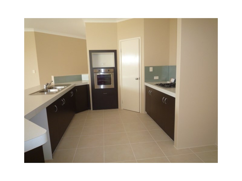 31 Tobermory Boulevard, Ellenbrook WA 6069