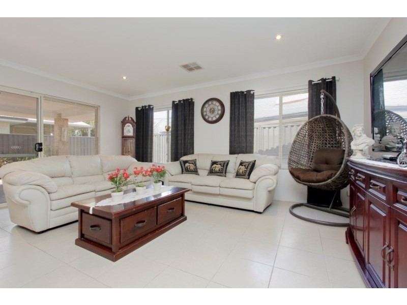 11 Anfield Crescent, Aveley WA 6069