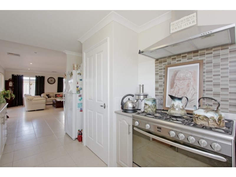 11 Anfield Crescent, Aveley WA 6069