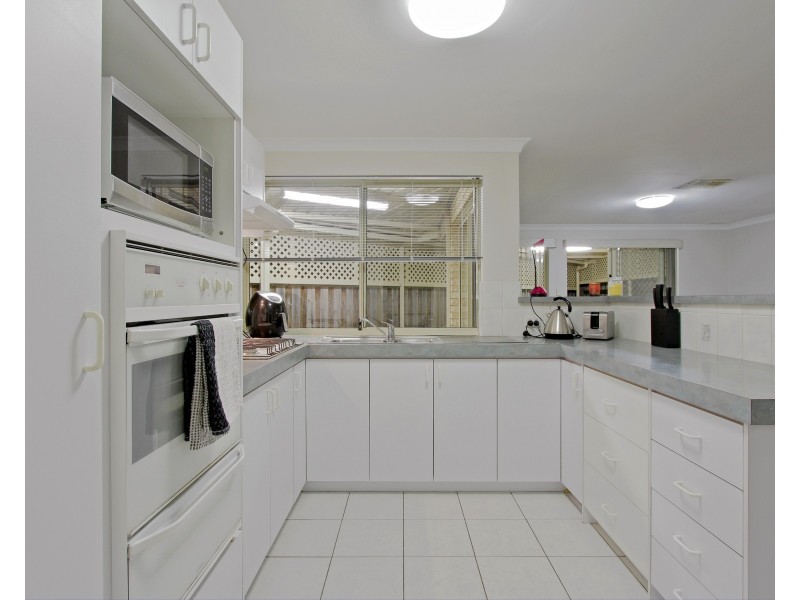 15 Watervista Close, The Vines WA 6069