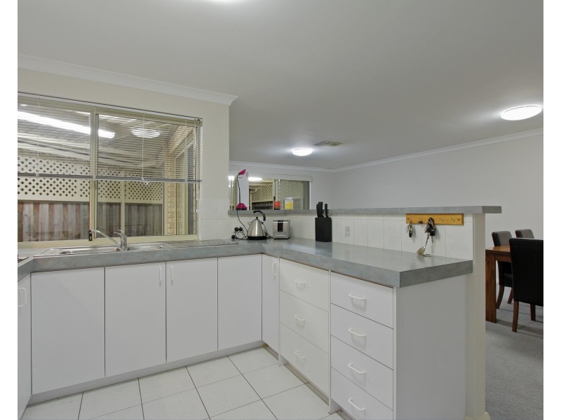 15 Watervista Close, The Vines WA 6069