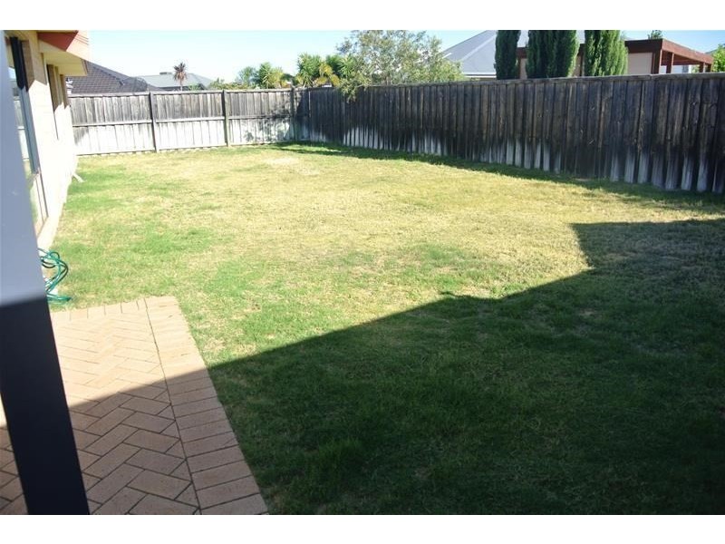 70 Fantail Crescent, Ellenbrook WA 6069