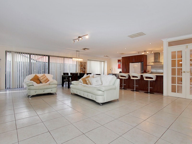 41 Tokara Avenue, Henley Brook WA 6055