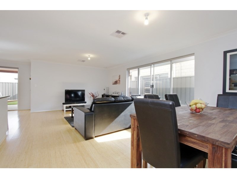 15 Donatti Retreat, Caversham WA 6055