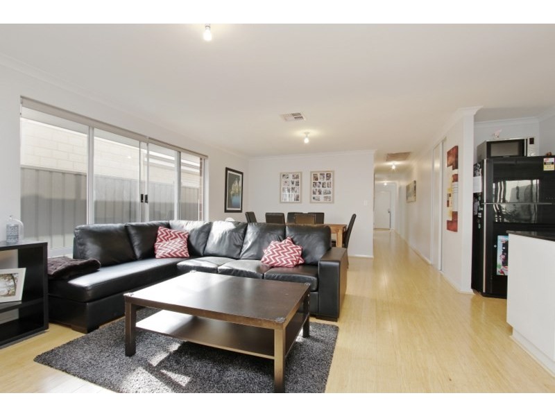 15 Donatti Retreat, Caversham WA 6055