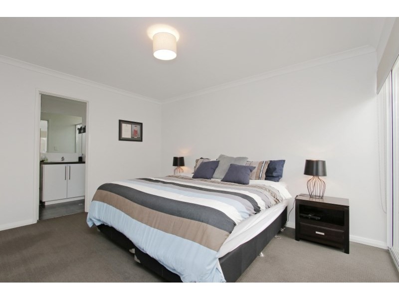 15 Donatti Retreat, Caversham WA 6055