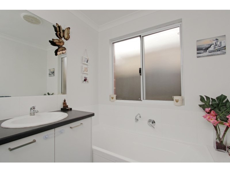 15 Donatti Retreat, Caversham WA 6055