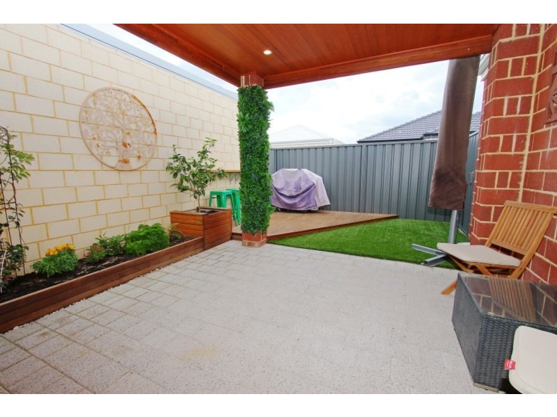 15 Donatti Retreat, Caversham WA 6055