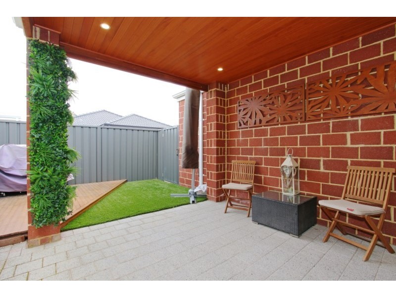 15 Donatti Retreat, Caversham WA 6055