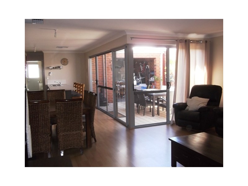 27 Parnham Avenue, Ellenbrook WA 6069