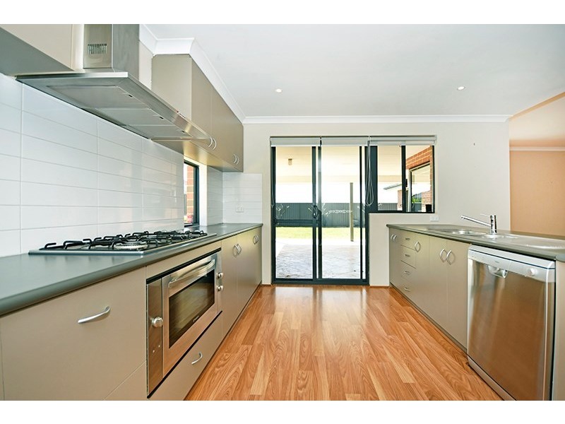 10 Satine Turn, Aveley WA 6069