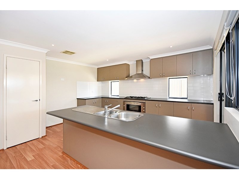 10 Satine Turn, Aveley WA 6069