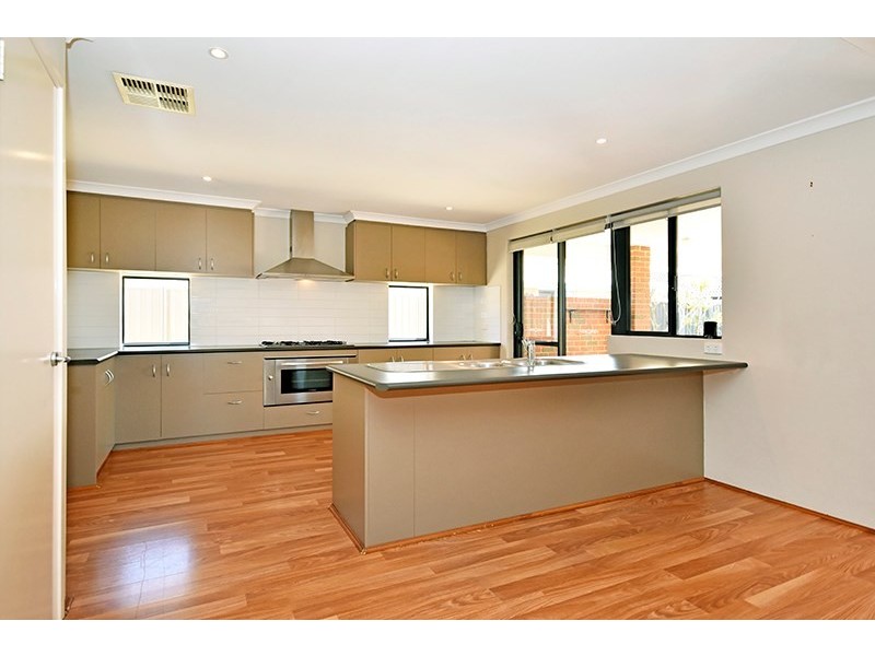 10 Satine Turn, Aveley WA 6069