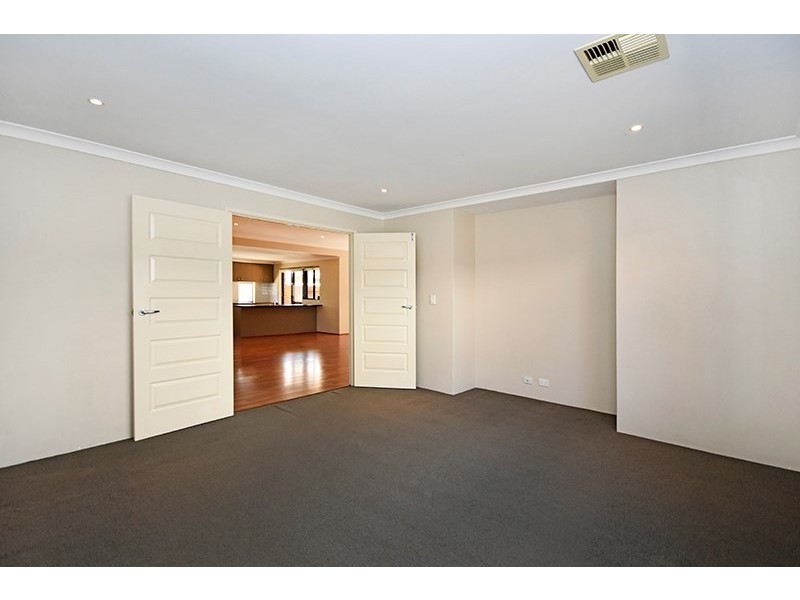 10 Satine Turn, Aveley WA 6069