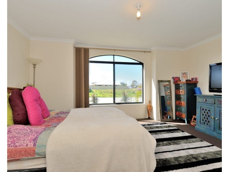 7 Cozens Road, Tapping WA 6065