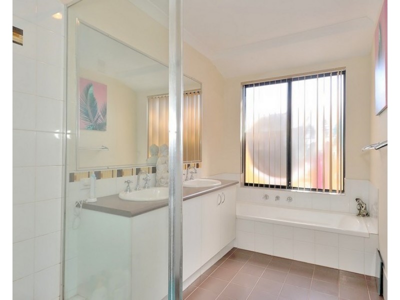 7 Cozens Road, Tapping WA 6065