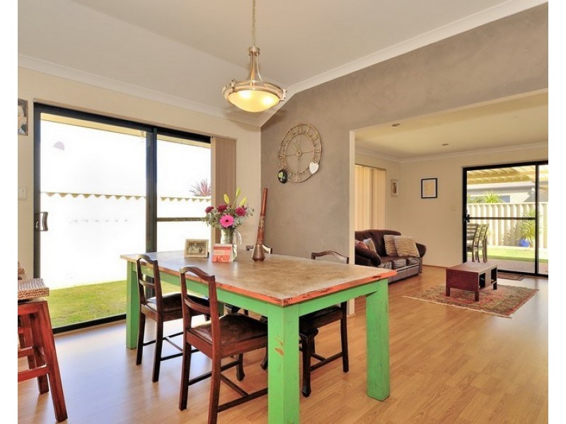 7 Cozens Road, Tapping WA 6065