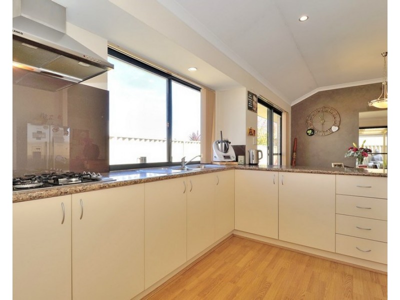 7 Cozens Road, Tapping WA 6065