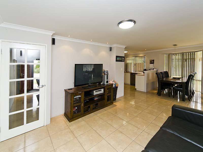 3 Granesse Drive, Ellenbrook WA 6069