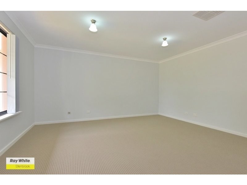 9 Granesse Drive, Ellenbrook WA 6069