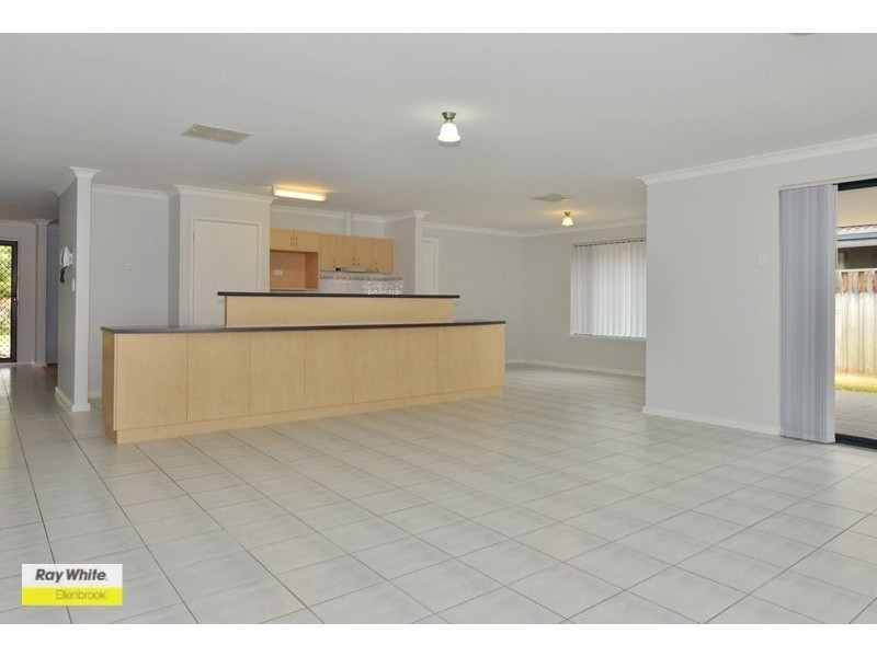 9 Granesse Drive, Ellenbrook WA 6069