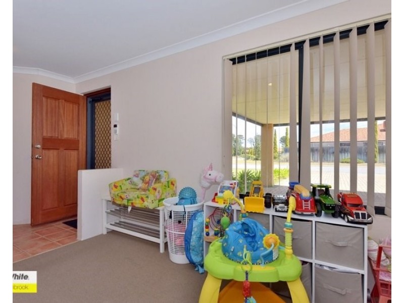 2 Vaucluse Crescent, Ellenbrook WA 6069