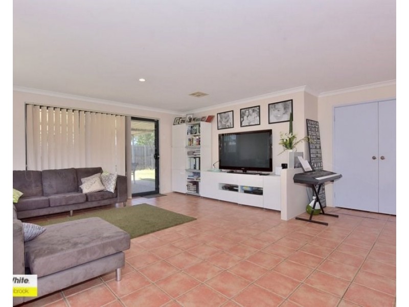 2 Vaucluse Crescent, Ellenbrook WA 6069