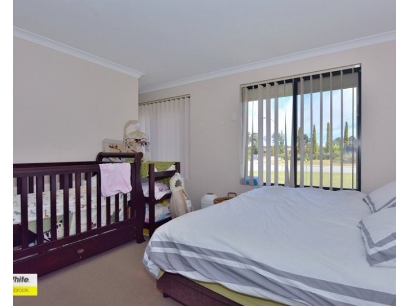 2 Vaucluse Crescent, Ellenbrook WA 6069