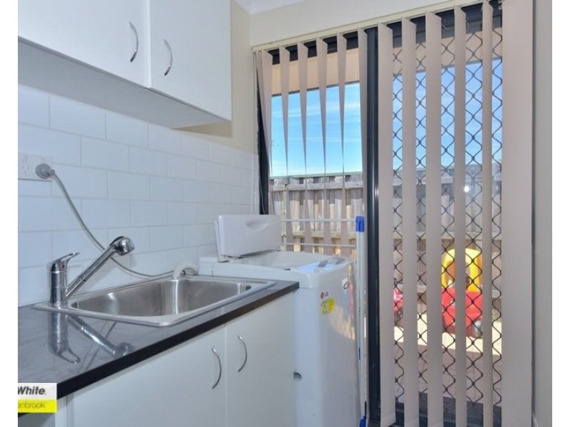 2 Vaucluse Crescent, Ellenbrook WA 6069