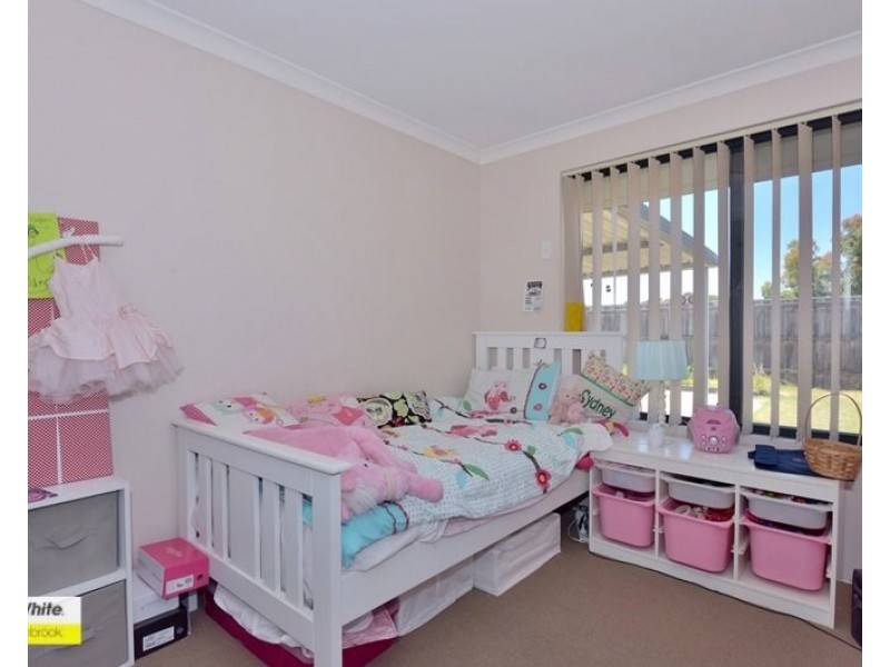 2 Vaucluse Crescent, Ellenbrook WA 6069