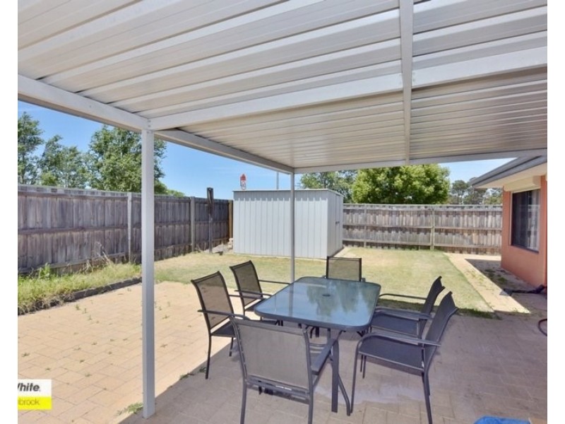 2 Vaucluse Crescent, Ellenbrook WA 6069