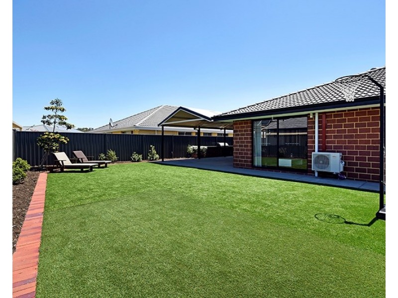 1 Leader Pass, Ellenbrook WA 6069