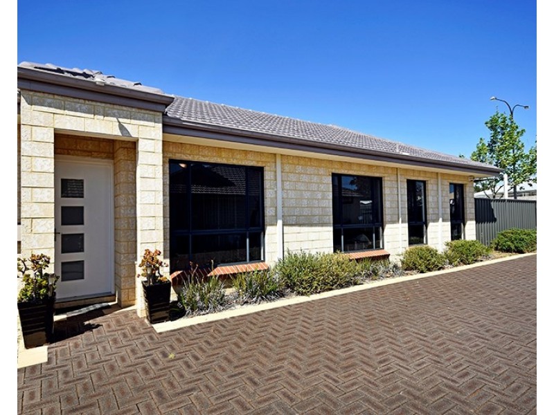 2/16 Dulegal Way, Aveley WA 6069