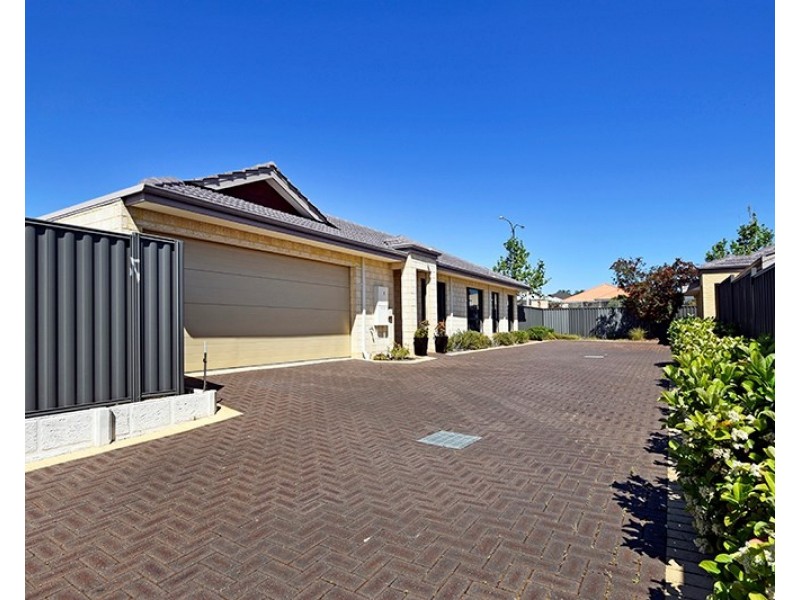 2/16 Dulegal Way, Aveley WA 6069