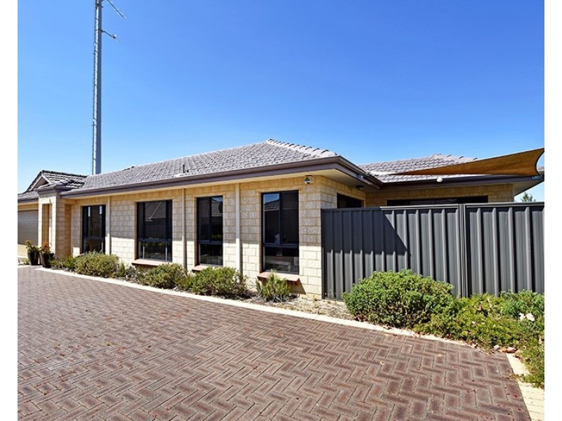 2/16 Dulegal Way, Aveley WA 6069