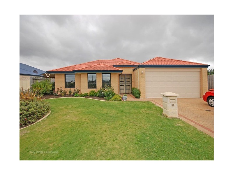 32 Granesse Drive, Ellenbrook WA 6069