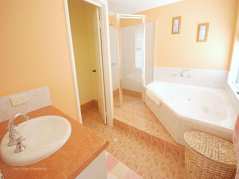 32 Granesse Drive, Ellenbrook WA 6069