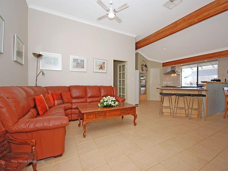 7 Lacebark Court, Ellenbrook WA 6069