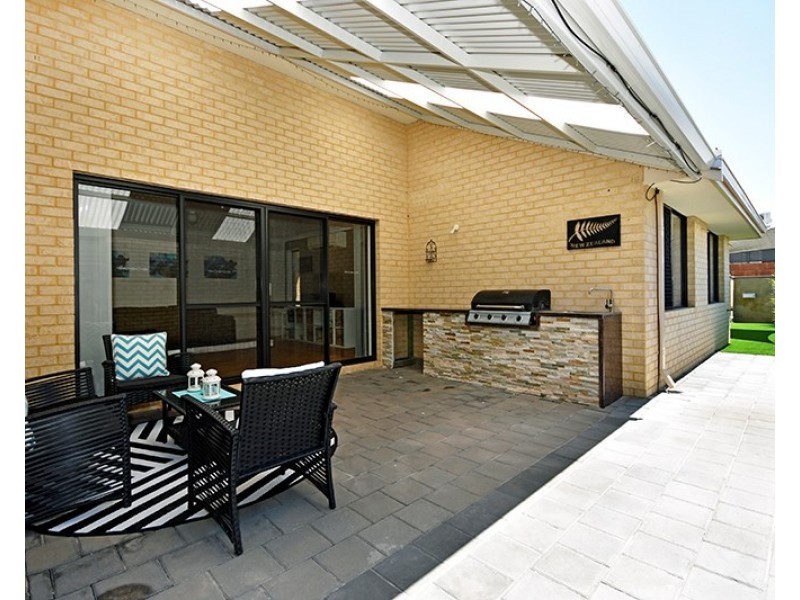 32 Brixton Crescent, Ellenbrook WA 6069